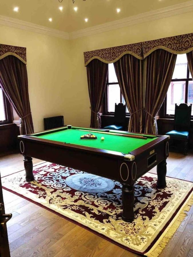 Beautiful 4-Bed Villa in Glasgow Exterior foto